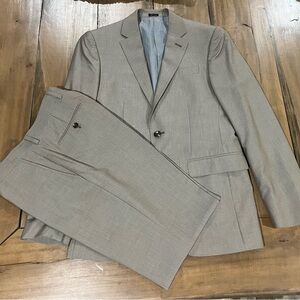JF J. Ferrar Slim Fit End on End 2 Piece Suit, Jacket 38R Pants 32x32, Tan